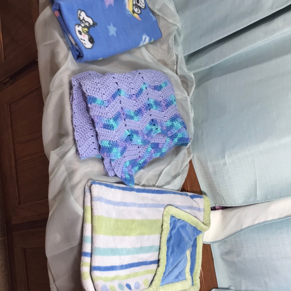 4 baby blankets